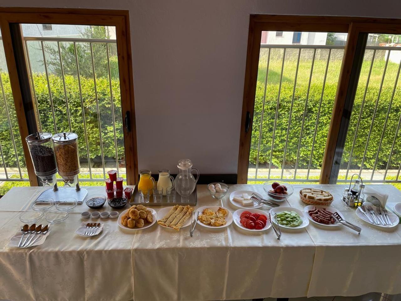 Hotel Restaurant Globi Velipojë 外观 照片